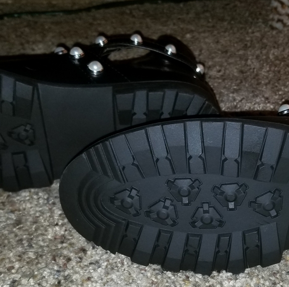 Clarice Black and Pearl Women's Ankle Boots Size US 9 - Picture 2 of 6